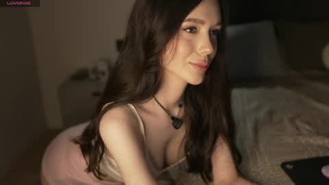 Snapshot of justbarbie_new_ chatting on 05-09-26, 06:02 Katarina online show from 05-09-26, 06:02