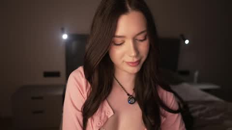 Snapshot of justbarbie_new_ chatting on 06-06-26, 08:13 Katarina online show from 06-06-26, 08:13