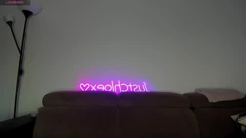 Chloe online show from 10-06-25, 06:00