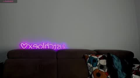 Chloe online show from 10-31-25, 07:09