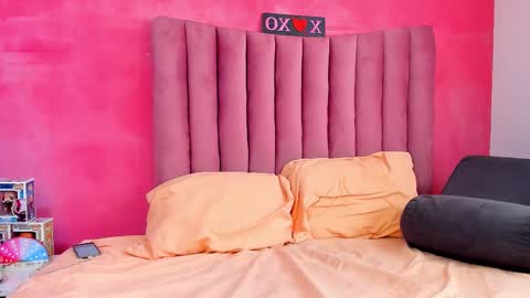 Snapshot of justin_jazmin chatting on 12-20-25, 07:21 JUSTIN Y JAZMIN online show from 12-20-25, 07:21