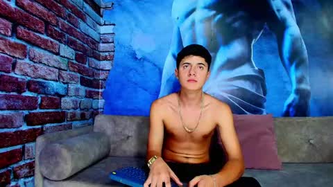 Snapshot of justin_ortiz chatting on 06-01-26, 06:42 Justin Ortiz online show from 06-01-26, 06:42