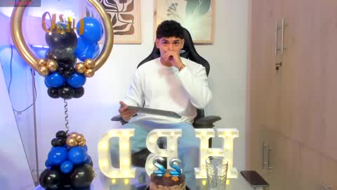 Snapshot of justin_payn14 chatting on 05-24-26, 02:22 justin_payn14 online show from 05-24-26, 02:22