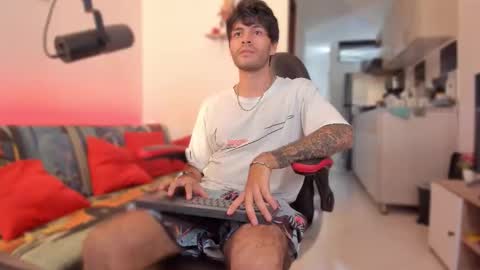 Snapshot of justin_stark1 chatting on 11-21-25, 07:34 Diego online show from 11-21-25, 07:34