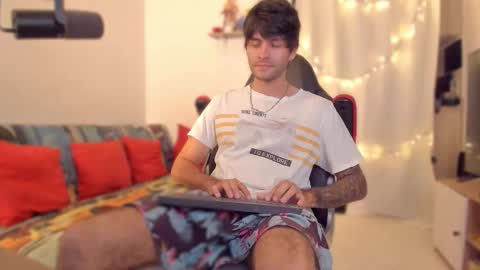 Snapshot of justin_stark1 chatting on 12-16-25, 09:20 Diego online show from 12-16-25, 09:20