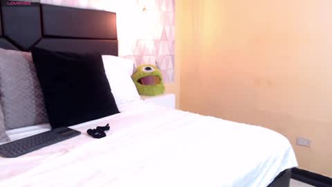 Justine online show from 01-24-25, 01:13