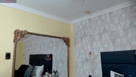 Justine online show from 02-24-25, 04:05