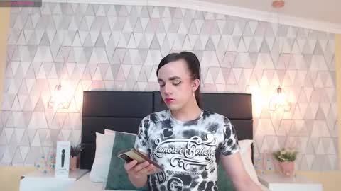 Justine online show from 09-15-25, 03:17