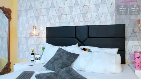 Justine online show from 11-22-25, 04:11