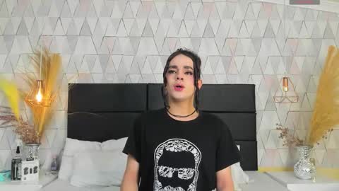 Snapshot of justineperry chatting on 01-14-26, 03:56 Justine online show from 01-14-26, 03:56