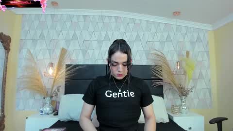 Snapshot of justineperry chatting on 02-09-26, 03:32 Justine online show from 02-09-26, 03:32