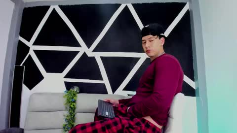 justinfuller_31 online show from 11-03-25, 05:25