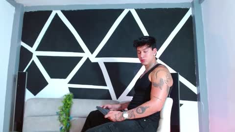 justinfuller_31 online show from 11-26-25, 04:08