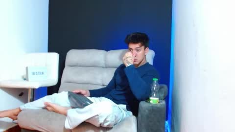 Snapshot of justinfuller_31 chatting on 02-18-26, 11:33 justinfuller_31 online show from 02-18-26, 11:33