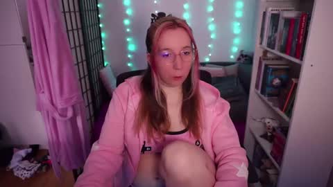 Snapshot of justkerryx chatting on 10-23-25, 08:35 Kerry online show from 10-23-25, 08:35