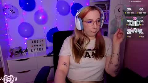 Snapshot of justkerryx chatting on 11-20-25, 01:11 Kerry online show from 11-20-25, 01:11