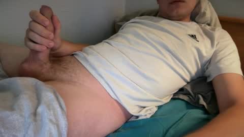 Snapshot of justleoo chatting on 07-26-26, 04:25 justleoo online show from 07-26-26, 04:25