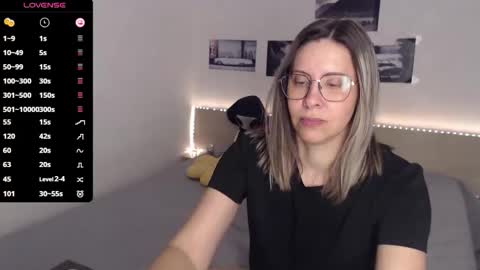 Julie online show from 11-24-25, 05:18