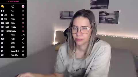 Julie online show from 11-26-25, 05:08