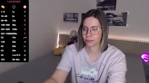 Julie online show from 02-11-26, 05:12