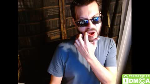 Snapshot of justshutupandwatch chatting on 11-22-25, 07:13 M. Dean online show from 11-22-25, 07:13