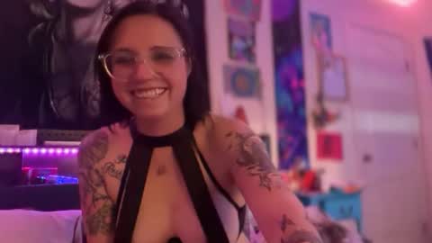 Snapshot of justthejohnsons chatting on 02-06-26, 03:44 justthejohnsons online show from 02-06-26, 03:44