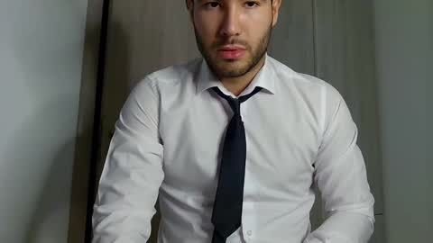 Snapshot of justynxxx1 chatting on 01-12-25, 12:18 Justin online show from 01-12-25, 12:18