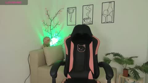 Snapshot of jvenuss chatting on 10-05-25, 09:13 ees 3 online show from 10-05-25, 09:13