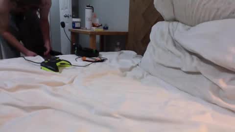 J and Sugar snap pea online show from 09-18-25, 01:18