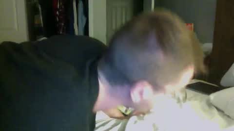 Snapshot of jwill10000 chatting on 04-26-26, 08:45 J and Sugar snap pea online show from 04-26-26, 08:45