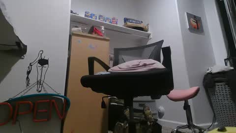 Rock  Peaches  Last tipper gets surprise online show from 12-23-24, 04:33
