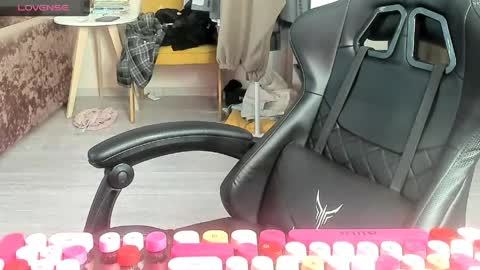 Snapshot of k_and_alice chatting on 04-05-26, 08:00 Alice online show from 04-05-26, 08:00