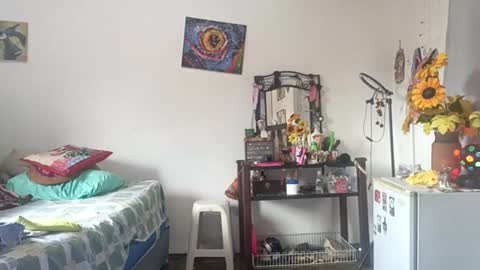 Snapshot of k_mabell chatting on 12-17-25, 06:47 k_mabell online show from 12-17-25, 06:47