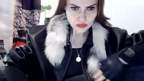 Snapshot of k_queen36 chatting on 02-06-26, 12:19 k_queen36 online show from 02-06-26, 12:19
