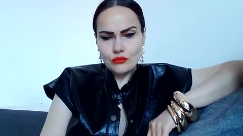 Snapshot of k_queen36 chatting on 05-27-26, 10:01 k_queen36 online show from 05-27-26, 10:01