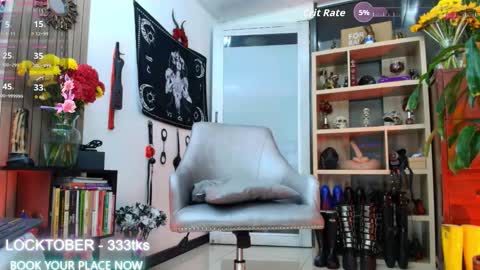 Snapshot of kaariyn_ chatting on 10-11-25, 02:33 Carym online show from 10-11-25, 02:33