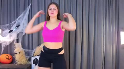 Snapshot of kacihentrich chatting on 10-30-25, 01:18 Kate online show from 10-30-25, 01:18