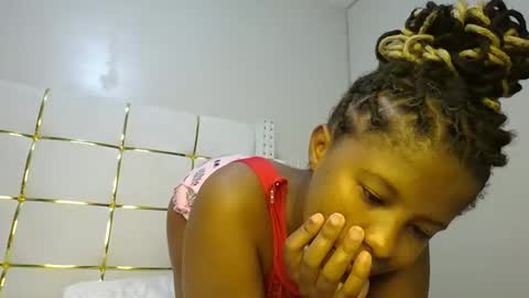 Snapshot of kadime001 chatting on 02-12-25, 04:54 kadime online show from 02-12-25, 04:54