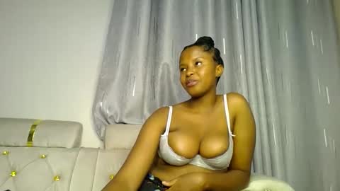 Snapshot of kadime001 chatting on 03-06-25, 12:54 kadime online show from 03-06-25, 12:54