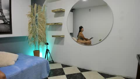 Antonella online show from 10-20-25, 09:32