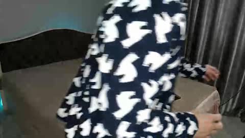 Snapshot of kai_chicken chatting on 12-05-25, 09:51 Kai Chicken online show from 12-05-25, 09:51