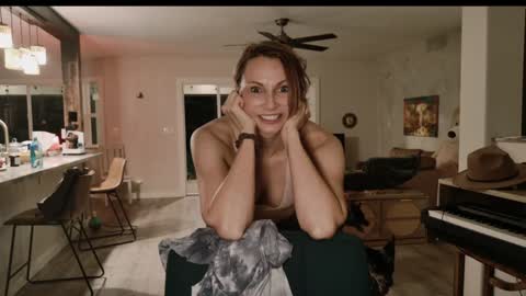 Kailee Smile online show from 12-18-25, 04:07