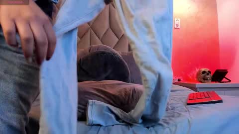 Kailin online show from 11-18-25, 01:04