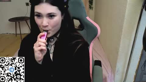 Snapshot of kaisythesmall chatting on 10-28-25, 10:52 Kessy online show from 10-28-25, 10:52