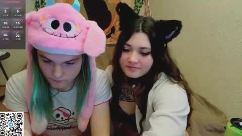 Snapshot of kaisythesmall chatting on 11-16-25, 10:43 Kessy online show from 11-16-25, 10:43