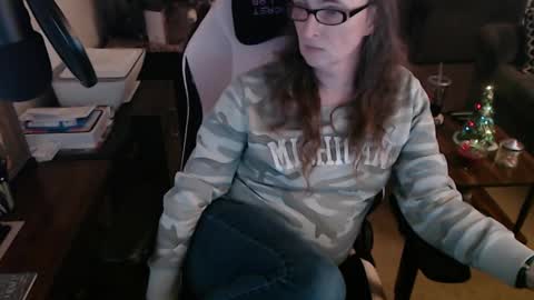 Snapshot of kait331 chatting on 12-19-24, 03:07 Camprincess331 online show from 12-19-24, 03:07