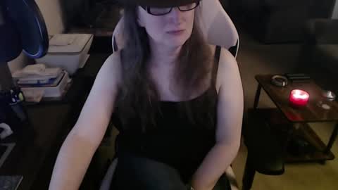 Snapshot of kait331 chatting on 01-16-25, 04:07 Camprincess331 online show from 01-16-25, 04:07