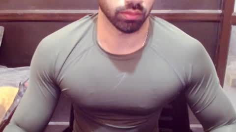 Snapshot of kaku69696 chatting on 10-29-25, 05:20 Vicky online show from 10-29-25, 05:20