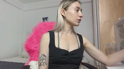 Snapshot of kali_the_goddess chatting on 10-14-25, 07:09 kali_the_goddess online show from 10-14-25, 07:09