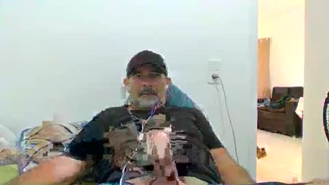 Snapshot of kaliu2021 chatting on 04-16-26, 10:05 kaliu2021 online show from 04-16-26, 10:05